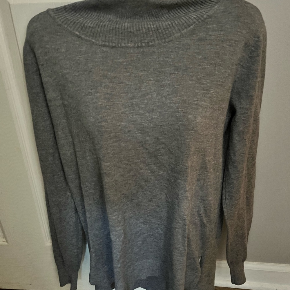 Vida Milano Gray Women's Sweater